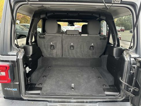 Used 2024 Jeep Wrangler Unlimited Rubicon 4xe image 18