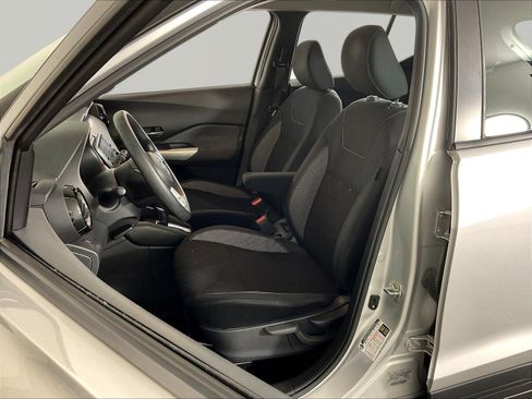 Used 2019 Nissan Kicks SV FWD image 21