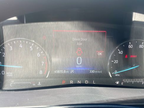 Used 2023 Ford Explorer XLT w/ Equipment Group 202A AWD/4WD image 17