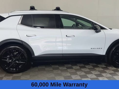 Used 2026 Chevrolet Equinox EV LT w/ LPO, Blackout Package FWD image 3