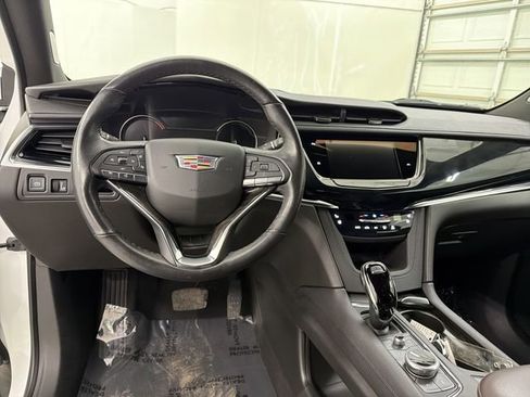 Certified 2023 Cadillac XT6 Premium Luxury image 22