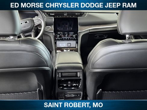 Used 2024 Jeep Grand Cherokee Limited AWD/4WD image 35