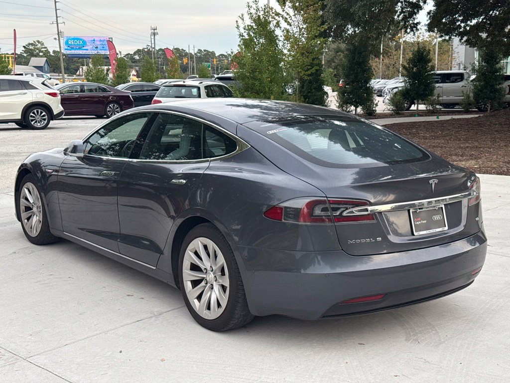 Used 2016 Tesla Model S 60 RWD image 3