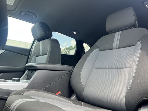 Used 2024 Chevrolet Blazer LT w/ Convenience Package FWD image 3