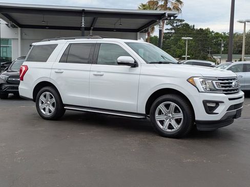 Used 2020 Ford Expedition XLT w/ Equipment Group 202A RWD image 2