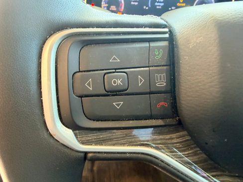 Used 2022 Jeep Wagoneer Series III w/ Premium Group I AWD/4WD image 15