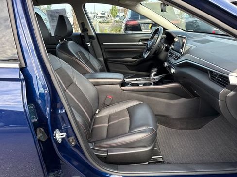 Used 2023 Nissan Altima 2.5 SR FWD image 9