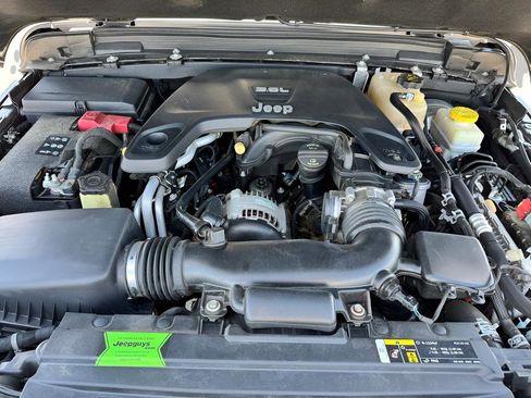 Used 2018 Jeep Wrangler Unlimited Sport S AWD/4WD image 31