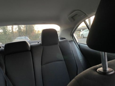 Used 2025 Toyota Corolla LE image 35