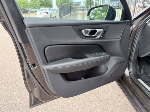 Certified 2025 Volvo S60 B5 Plus w/ Protection Package Premier FWD image 11