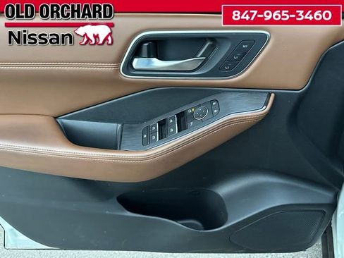 Used 2024 Nissan Rogue Platinum AWD/4WD image 10