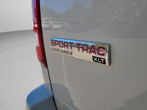 Used 2010 Ford Explorer Sport Trac XLT image 29