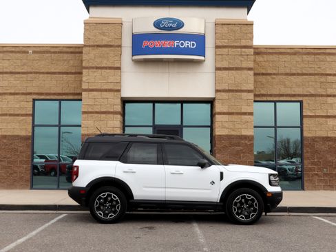 New 2025 Ford Bronco Sport Outer Banks w/ Outer Banks Tech Package+ image 5