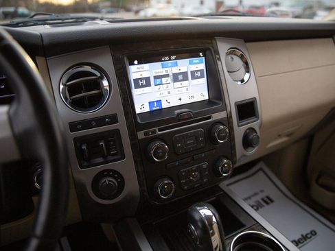 Used 2017 Ford Expedition Limited w/ Equipment Group 301A image 15