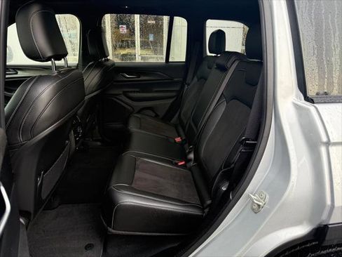 Certified 2023 Jeep Grand Cherokee Altitude AWD/4WD image 12