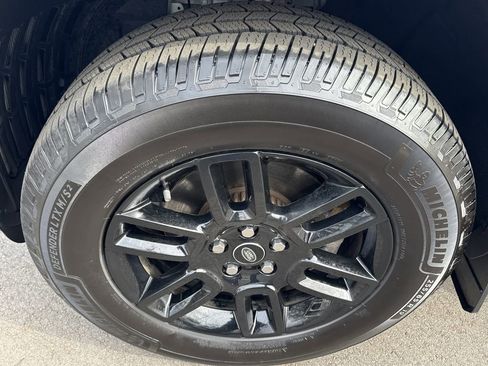 Used 2023 Land Rover Defender 110 S image 14