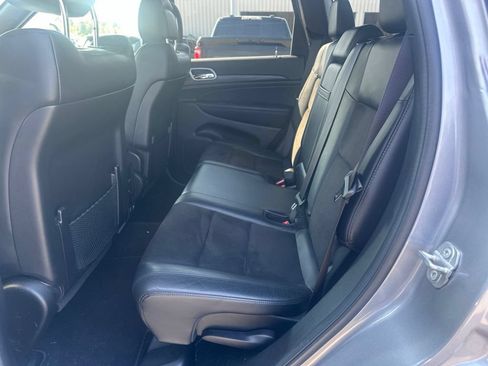 Used 2021 Jeep Grand Cherokee Laredo X AWD/4WD image 9