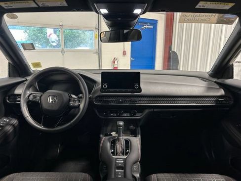 Used 2025 Honda HR-V Sport image 18