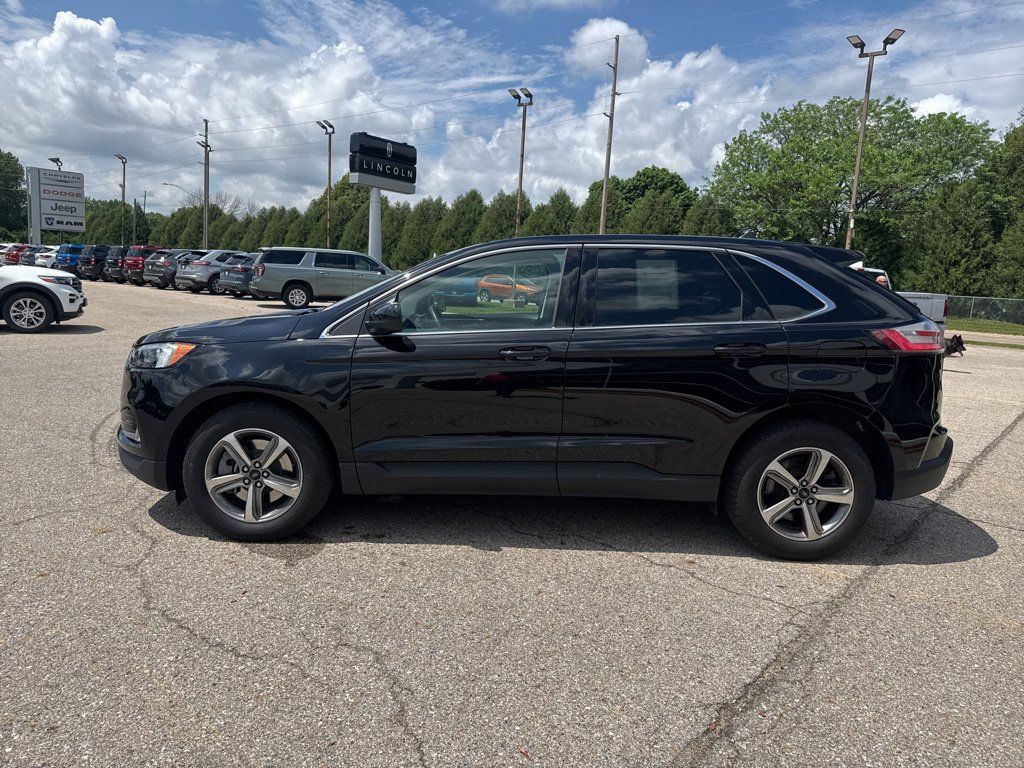 Used 2024 Ford Edge SEL w/ Convenience Package AWD/4WD image 4