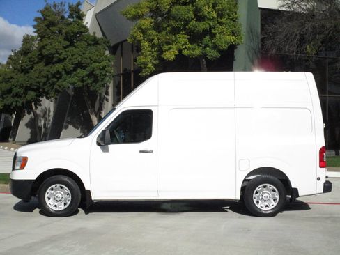 Used 2021 Nissan NV 2500 SV w/ Navigation Package image 2