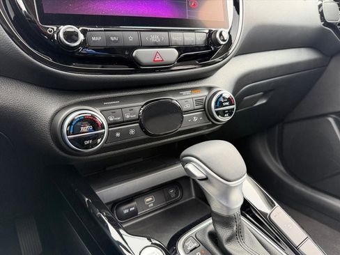 Used 2024 Kia Soul EX image 23