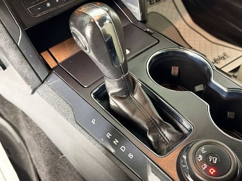 Used 2018 Ford Explorer 4WD image 16