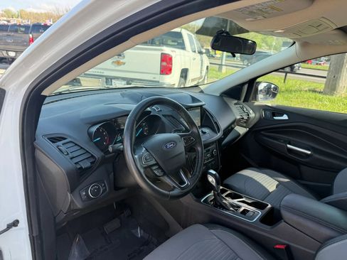 Used 2019 Ford Escape SE FWD image 13