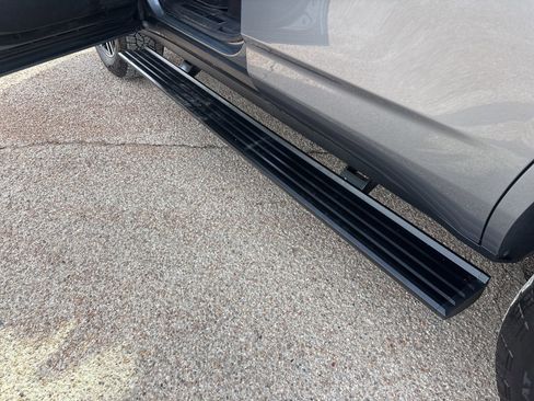 Used 2021 GMC Yukon AT4 w/ Technology Package image 10