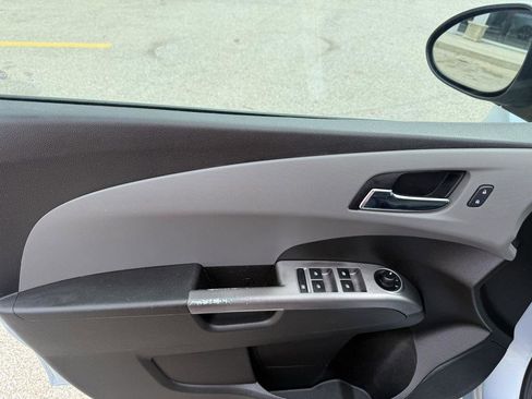 Used 2017 Chevrolet Sonic Premier FWD image 9