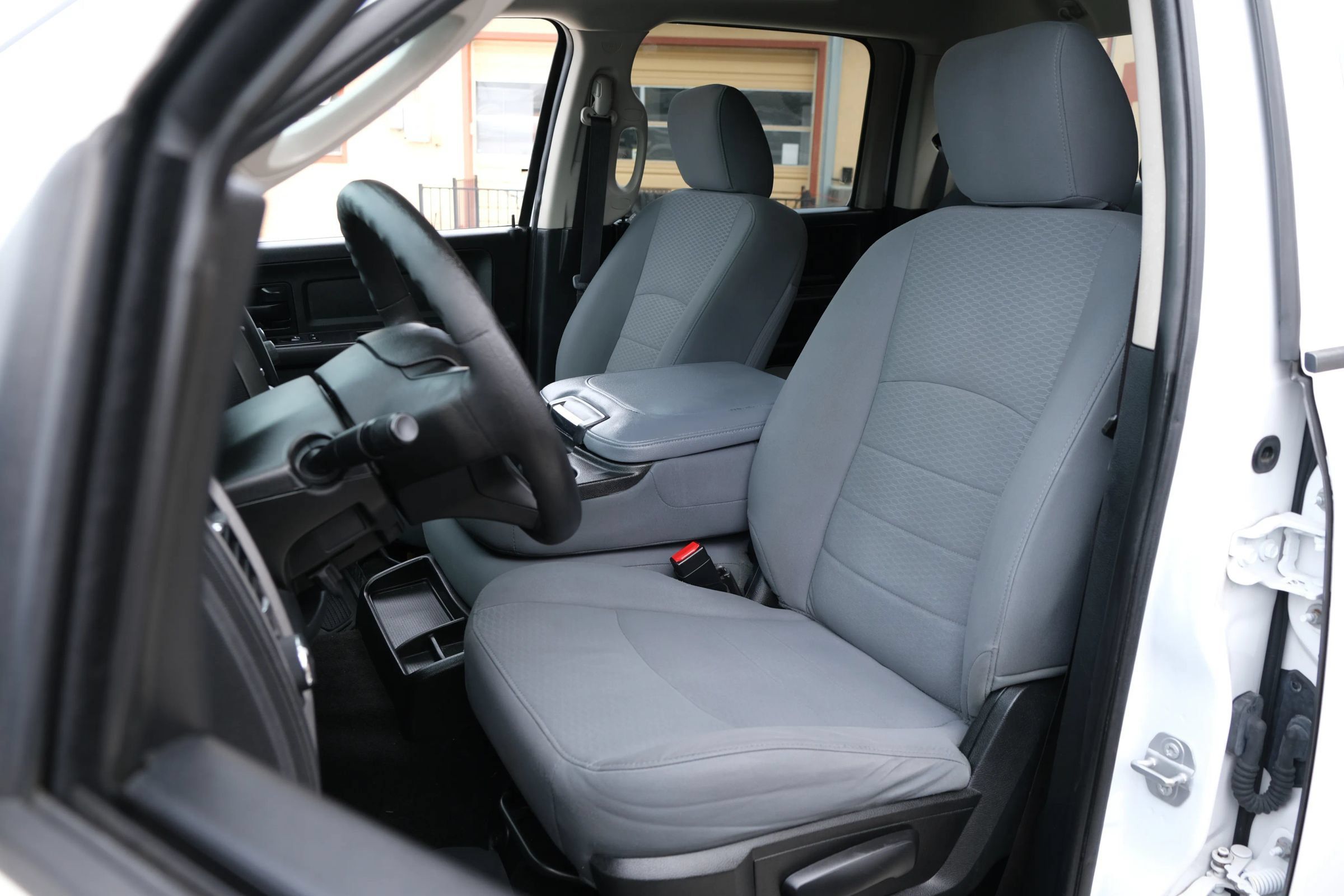 Used 2017 RAM 1500 Express AWD/4WD image 9
