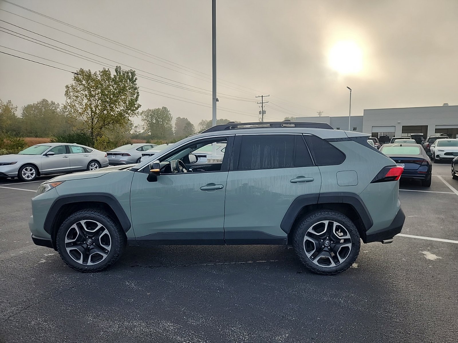 Used 2019 Toyota RAV4 Adventure AWD/4WD image 3