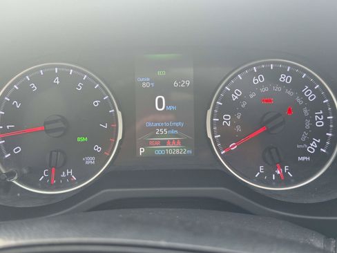 Used 2021 Toyota RAV4 XLE w/ Convenience Package FWD image 15