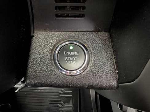 Used 2019 Ford F150 Platinum w/ Equipment Group 701A Luxury AWD/4WD image 29