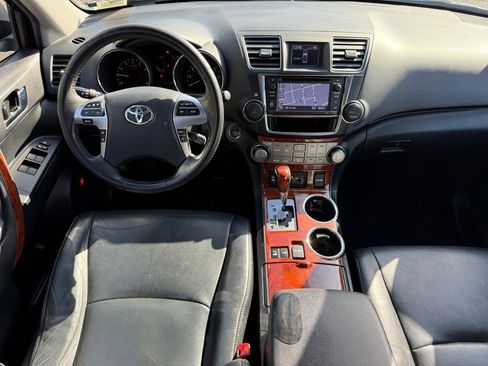 Used 2013 Toyota Highlander Limited image 21