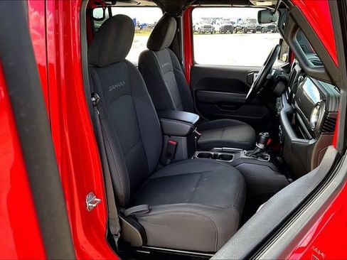 Used 2020 Jeep Wrangler Unlimited Sahara image 7