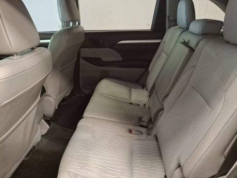 Used 2018 Toyota Highlander Plus AWD/4WD image 15