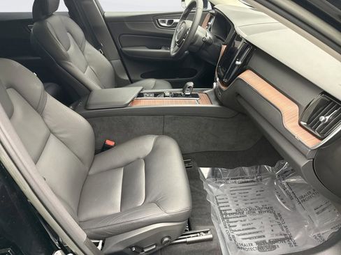 Used 2023 Volvo XC60 B5 Plus w/ Climate Package image 16