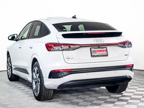 Used 2024 Audi Q4 e-tron Premium Plus image 2