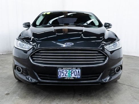 Used 2014 Ford Fusion Titanium image 2