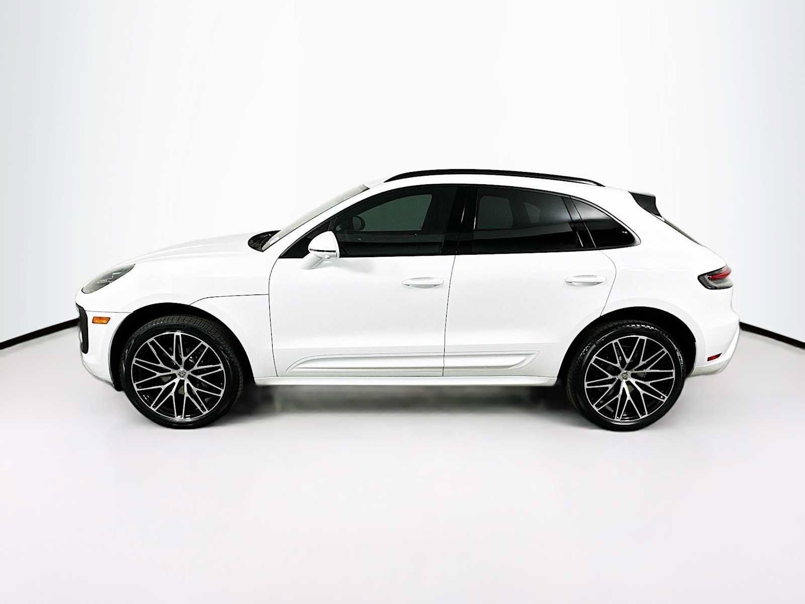 Used 2026 Porsche Macan AWD/4WD image 2