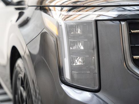 Used 2025 Kia Carnival SX FWD image 14