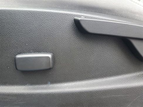 Used 2016 Chevrolet Colorado LT image 15