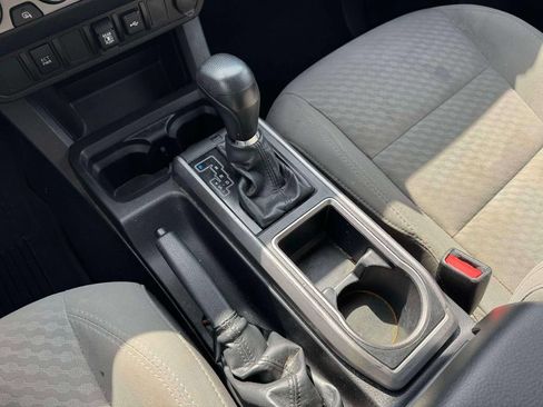 Used 2022 Toyota Tacoma SR5 AWD/4WD image 31