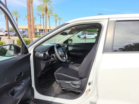 Used 2023 Nissan Kicks S FWD image 10