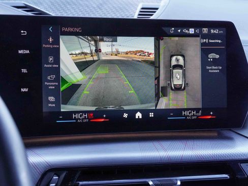 Certified 2025 BMW X2 xDrive28i w/ Premium Package image 26