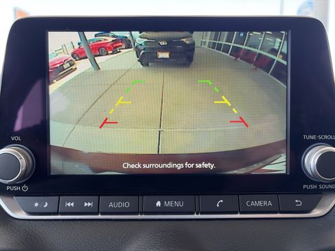 Used 2025 Nissan Sentra SV FWD image 19