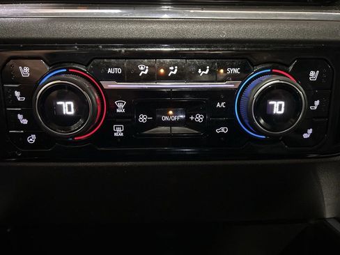 Used 2024 Chevrolet Silverado 1500 High Country AWD/4WD image 34