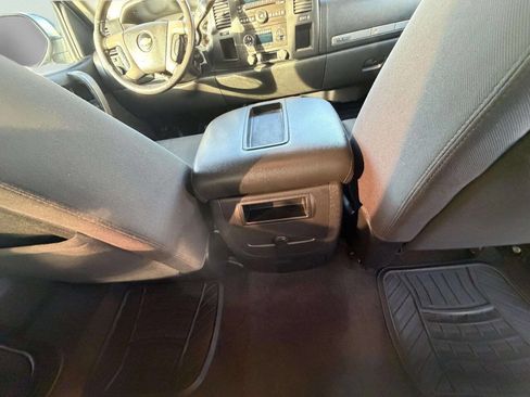 Used 2013 Chevrolet Silverado 1500 LT image 25