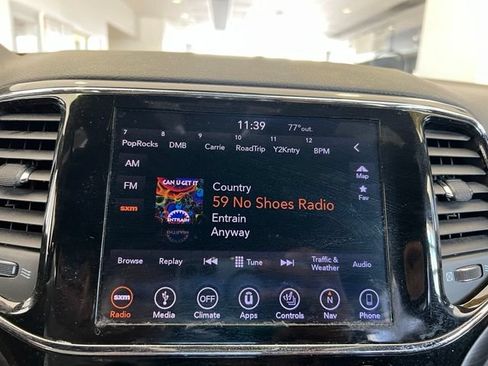 Used 2019 Jeep Grand Cherokee Laredo AWD/4WD image 19