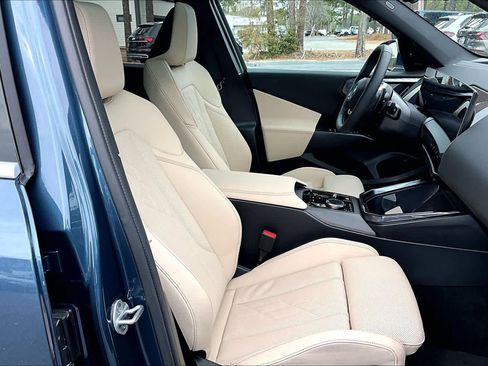 Certified 2025 BMW X3 xDrive30i w/ Premium Package image 9